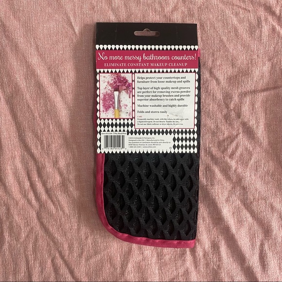 💕HOST PICK💕FREE ADDON NWT MAKEUP MAT - Picture 3 of 6